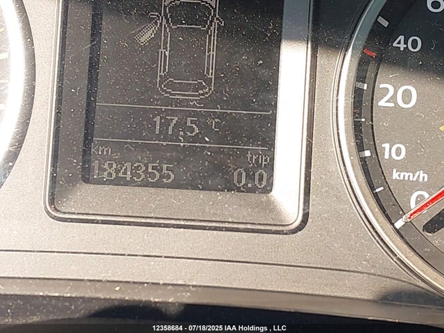 WVGLV7AX3HK029491 Volkswagen 2017