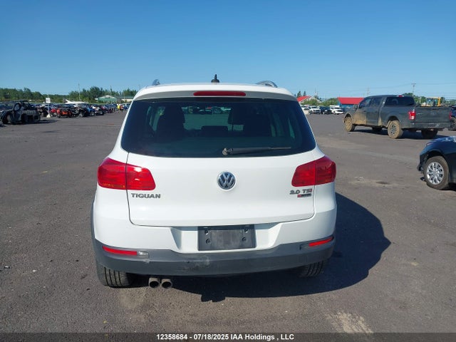 WVGLV7AX3HK029491 Volkswagen 2017