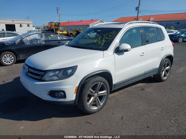 WVGLV7AX3HK029491 Volkswagen 2017