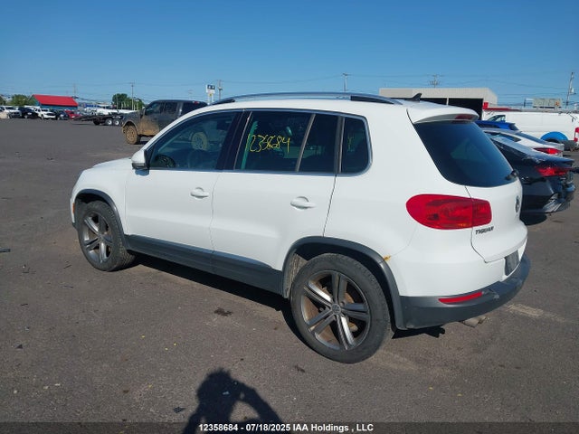 WVGLV7AX3HK029491 Volkswagen 2017
