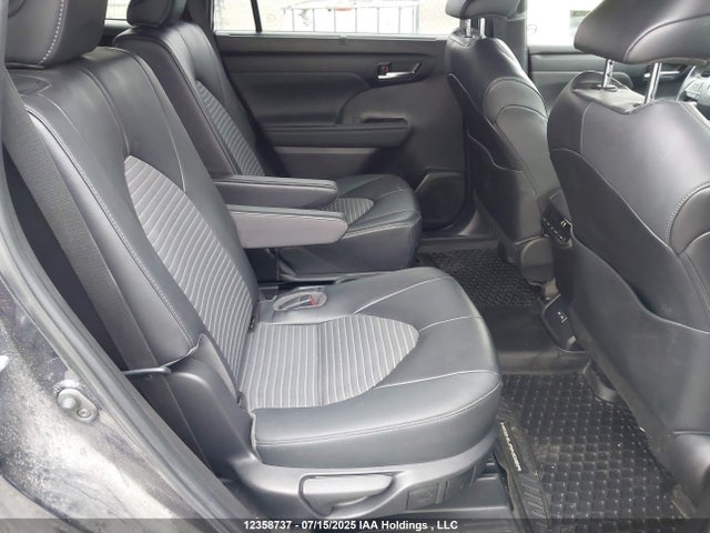 5TDLZRBH8NS255218 Toyota 2gr-fks