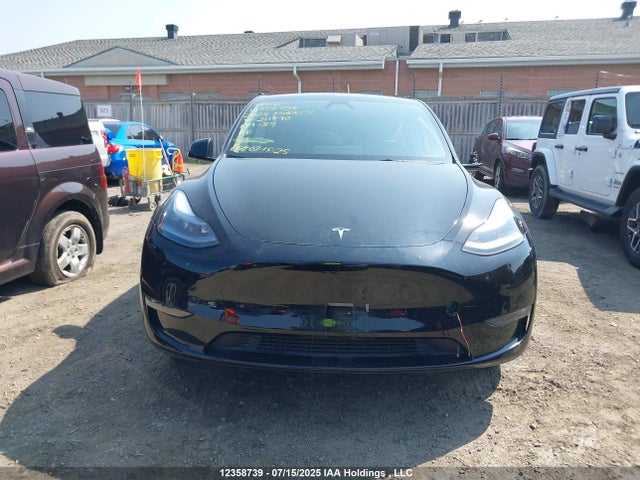 Tesla Model Y 2024 7SAYGDEE0RF211890 Image 13