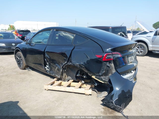 Tesla Model Y 2024 7SAYGDEE0RF211890 Image 15