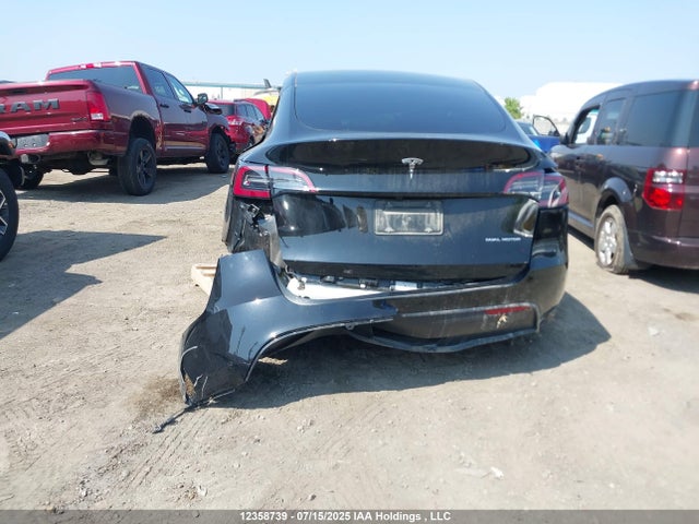 Tesla Model Y 2024 7SAYGDEE0RF211890 Image 21