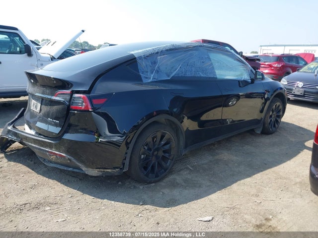 Tesla Model Y 2024 7SAYGDEE0RF211890 Image 4
