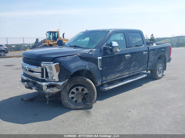 Ford 2019 2019 1FT7W2B60KEG14272 Image 2