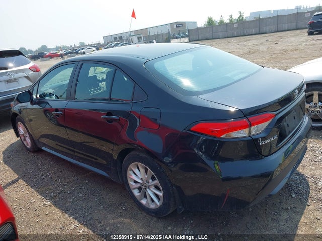 12358915 :رقم المزاد ، 5YFBPMBE9NP365584 vin ، 2022 Toyota Corolla Le مزاد بيع
