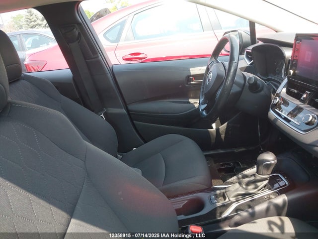 12358915 :رقم المزاد ، 5YFBPMBE9NP365584 vin ، 2022 Toyota Corolla Le مزاد بيع