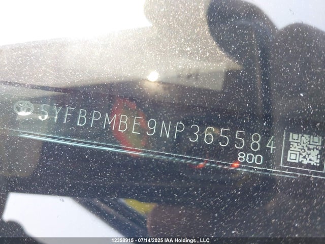 12358915 :رقم المزاد ، 5YFBPMBE9NP365584 vin ، 2022 Toyota Corolla Le مزاد بيع