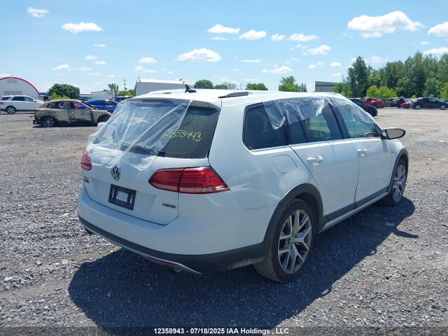 3VWH17AU0JM761374 Volkswagen 2018
