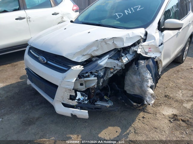 1FMCU0GX3GUB26291 Ford Escape