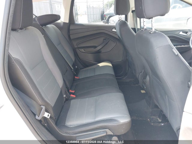 1FMCU0GX3GUB26291 Ford Escape