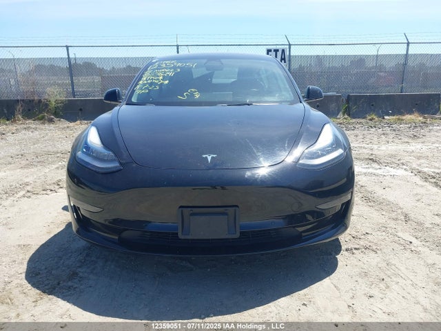 5YJ3E1EA7NF258241 Tesla 2022