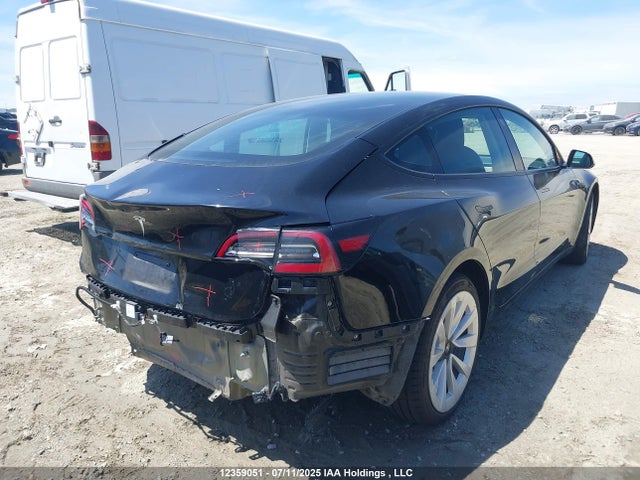 5YJ3E1EA7NF258241 Tesla 2022