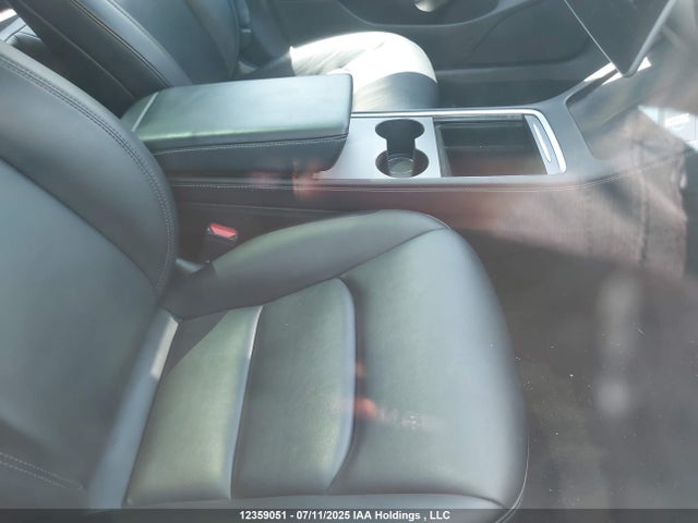 5YJ3E1EA7NF258241 Tesla 2022