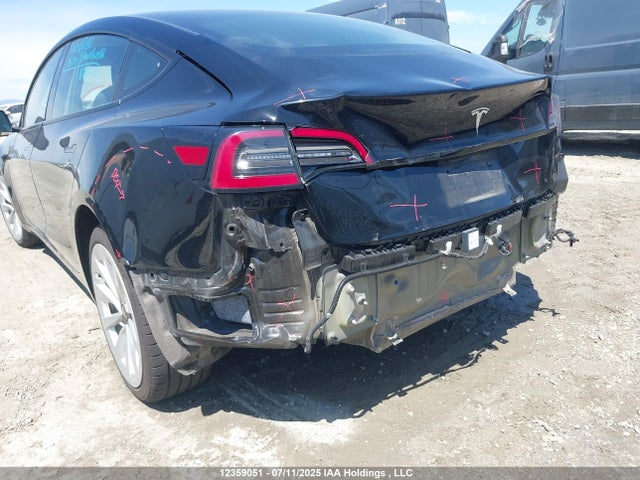 5YJ3E1EA7NF258241 Tesla 2022