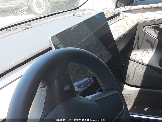 5YJ3E1EA7NF258241 Tesla 2022