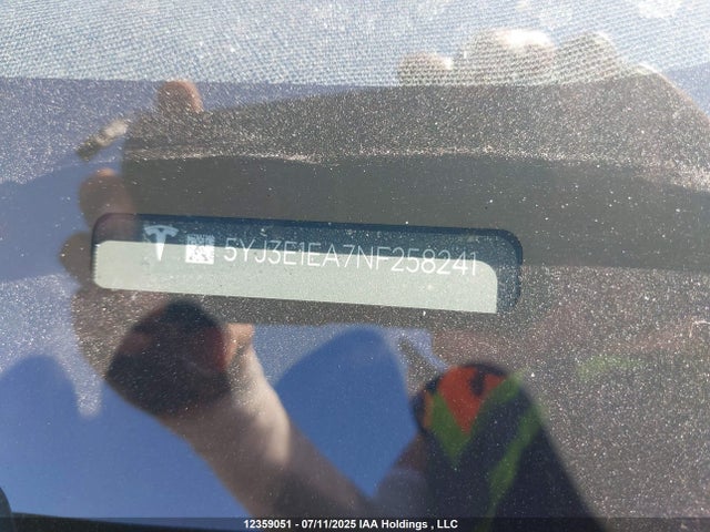 5YJ3E1EA7NF258241 Tesla 2022