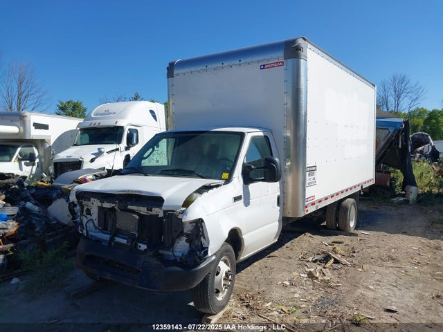Ford 2024 2024 1FDWE3FN2RDD35066 Image 2