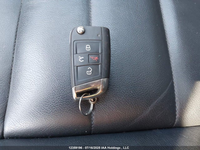 3VW4T7AU2FM005769 Volkswagen 2015