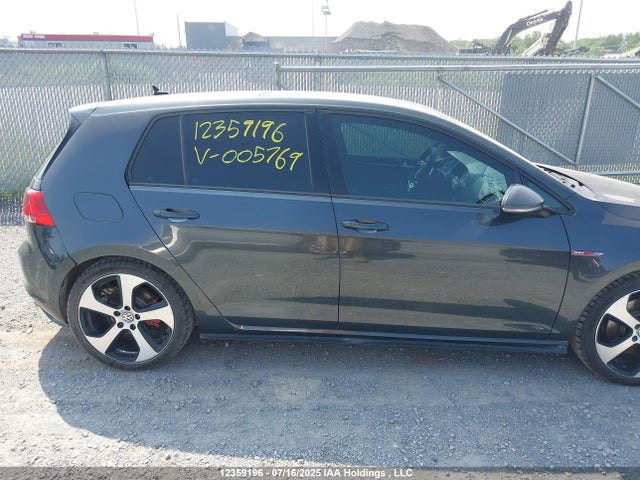 3VW4T7AU2FM005769 Volkswagen 2015