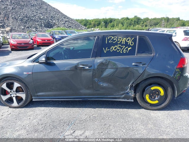 3VW4T7AU2FM005769 Volkswagen 2015