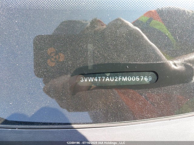 3VW4T7AU2FM005769 Volkswagen 2015