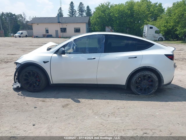 7SAYGAEE1NF377456 Tesla 2022
