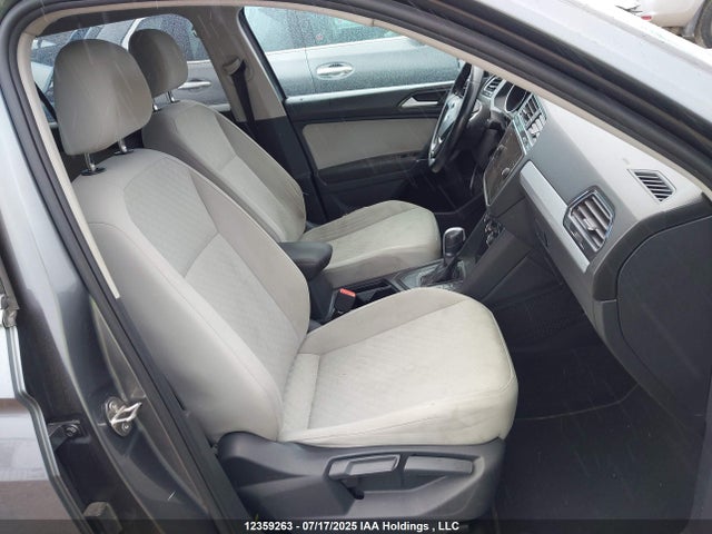 3VV1B7AX5JM049195 Volkswagen Tiguan