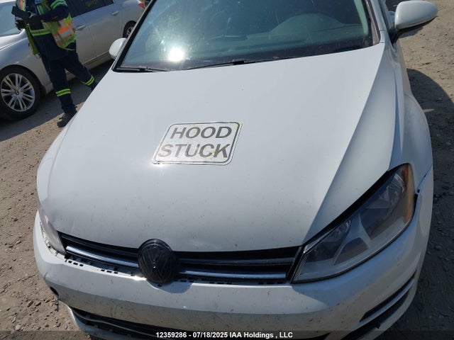 3VW2A7AU6FM021261 Volkswagen Golf