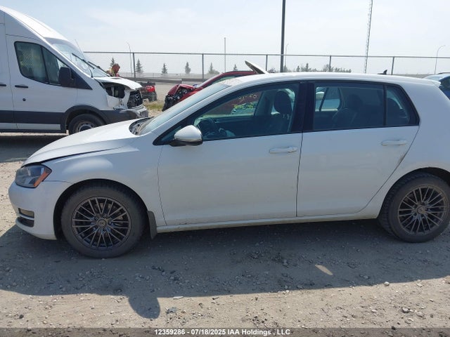 3VW2A7AU6FM021261 Volkswagen Golf