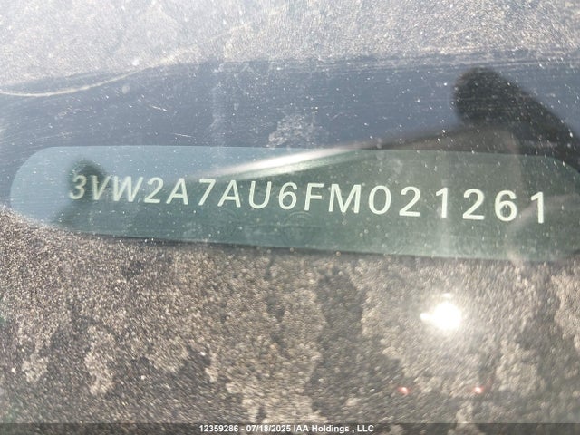 3VW2A7AU6FM021261 Volkswagen Golf