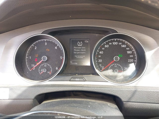 3VW2A7AU6FM021261 Volkswagen Golf