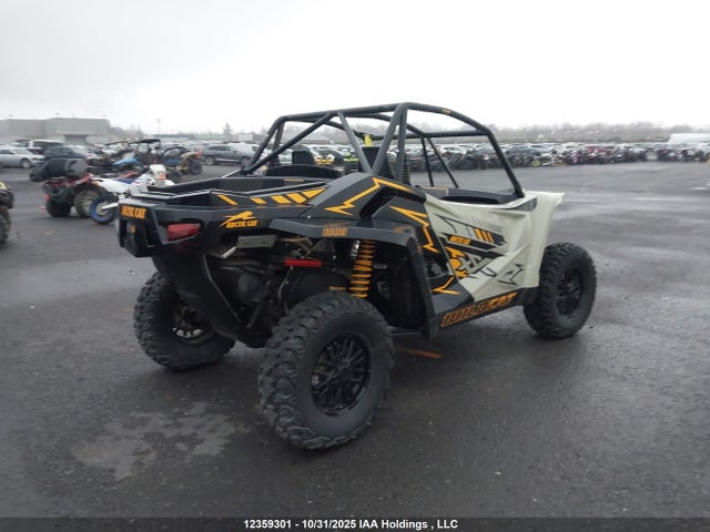 4UF1R4LG7RT300150 Arctic Cat Wildcat Xx