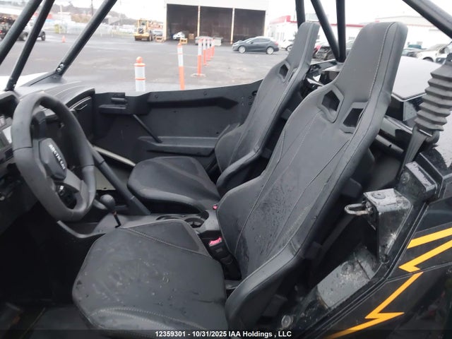 4UF1R4LG7RT300150 Arctic Cat Wildcat Xx