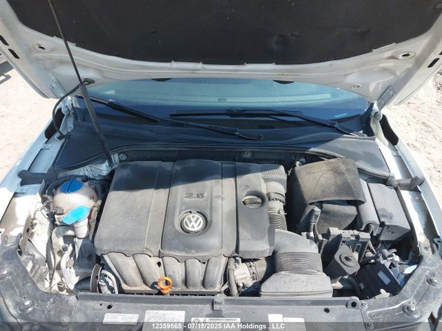 1VWAH7A3XEC011296 Volkswagen 2014