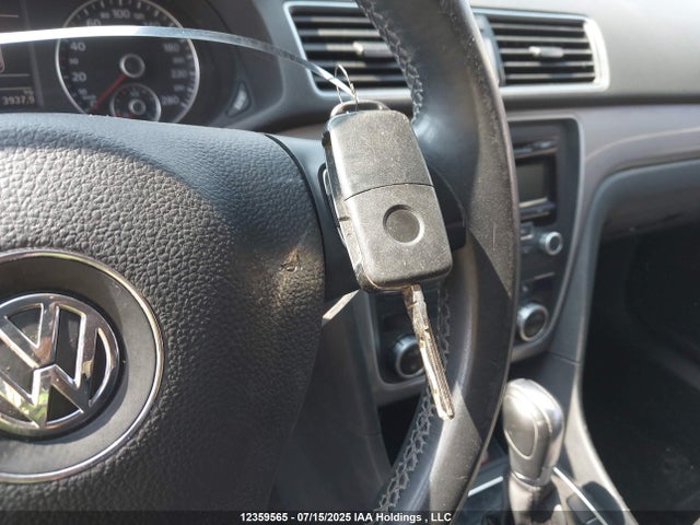1VWAH7A3XEC011296 Volkswagen 2014