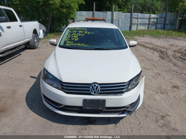 1VWAH7A3XEC011296 Volkswagen 2014