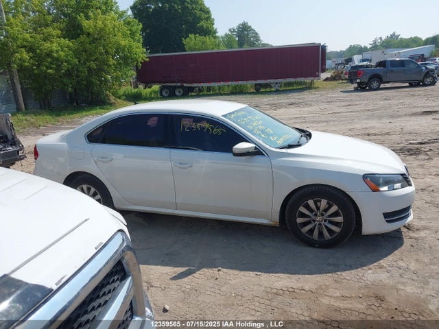 1VWAH7A3XEC011296 Volkswagen 2014
