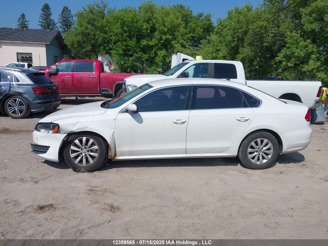 1VWAH7A3XEC011296 Volkswagen 2014