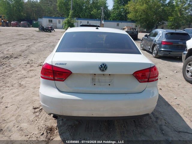 1VWAH7A3XEC011296 Volkswagen 2014