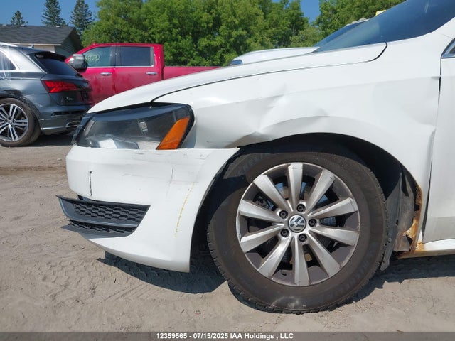1VWAH7A3XEC011296 Volkswagen 2014