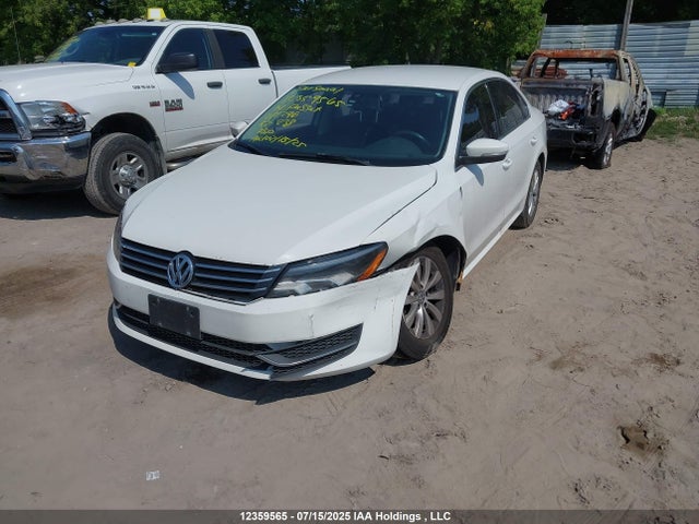 1VWAH7A3XEC011296 Volkswagen 2014