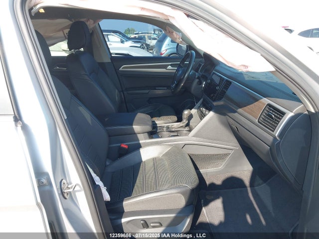 1V2RR2CA6JC575876 Volkswagen fsi