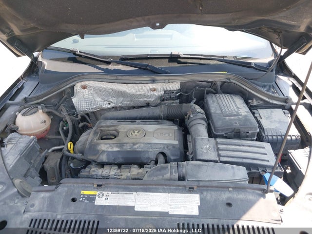 WVGLV7AXXHK014616 Volkswagen 2017