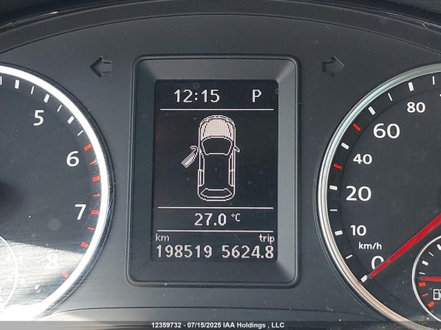 WVGLV7AXXHK014616 Volkswagen 2017