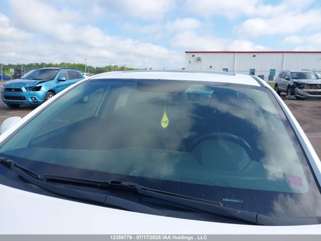 KMHD84LF8HU240575 Hyundai Elantra