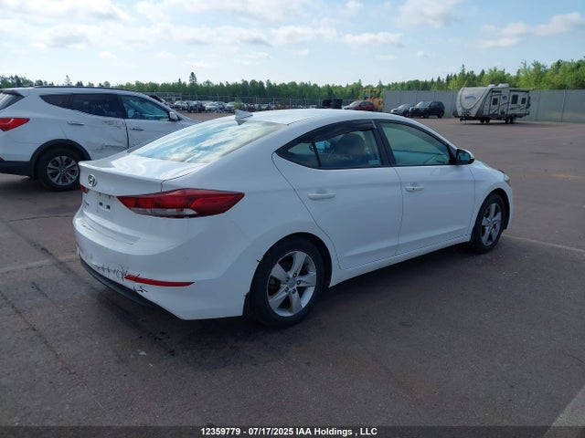 KMHD84LF8HU240575 Hyundai Elantra