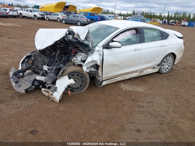 Chrysler 2015 2015 1C3CCCFB0FN611015 Image 2