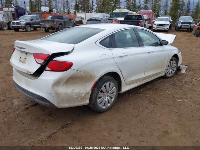 Chrysler 2015 2015 1C3CCCFB0FN611015 Image 4